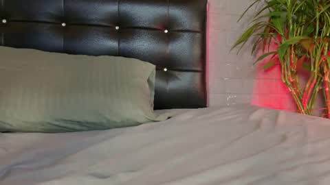 Lia James online show from September 6, 1:06 pm