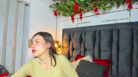 LIA MILLER online show from August 8, 9:59 pm