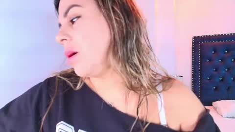 Lia  online show from August 9, 2:56 am