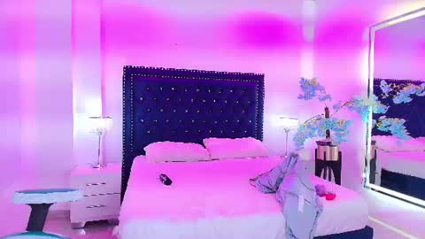 Lia  online show from August 12, 4:59 am