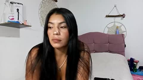 Lia online show from August 6, 8:08 pm
