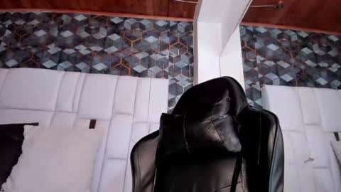 lia_mariana online show from August 12, 4:15 am