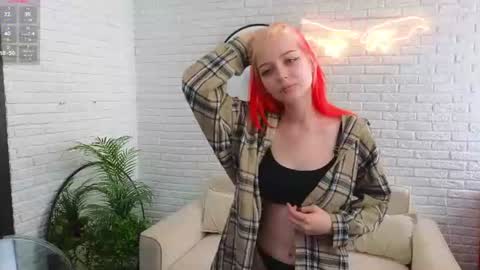 Lia 3 online show from August 9, 12:39 pm
