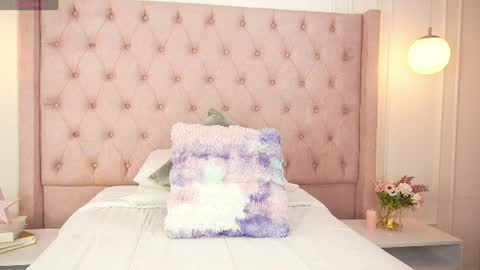 LIA  online show from August 12, 10:28 am