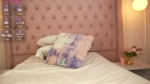 LIA  online show from August 12, 5:04 pm
