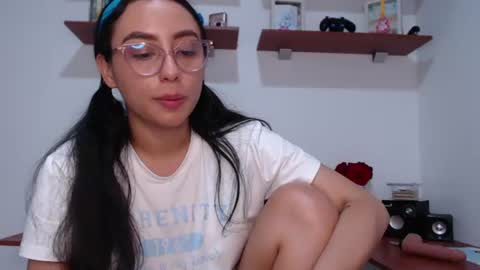   lia  online show from June 13, 4:53 am