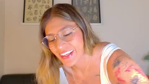 L I A   online show from August 7, 2:44 am