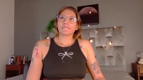 L I A   online show from August 14, 1:04 pm