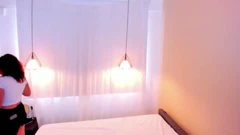 Lia Bell online show from July 31, 6:46 pm