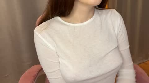 Lia online show from April 11, 6:30 pm