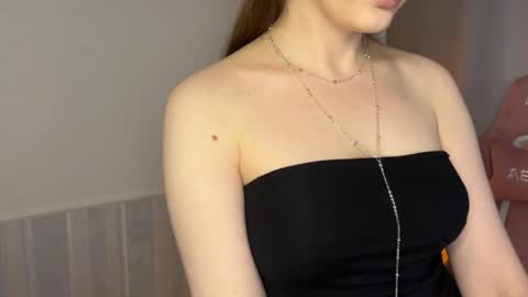 Lia online show from May 8, 3:03 pm