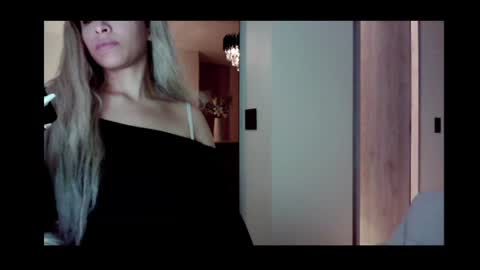 Lia Divina online show from August 3, 7:37 am