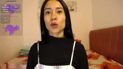 liahdiaz_ online show from August 4, 1:08 pm