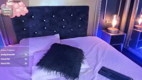 Lia lovet online show from August 12, 9:28 pm