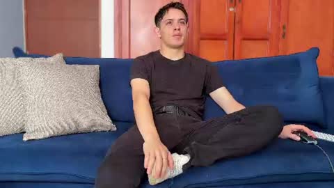 liam_enzho online show from July 13, 1:40 pm
