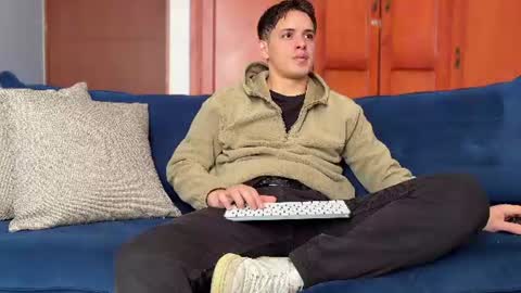 liam_enzho online show from July 13, 2:45 pm