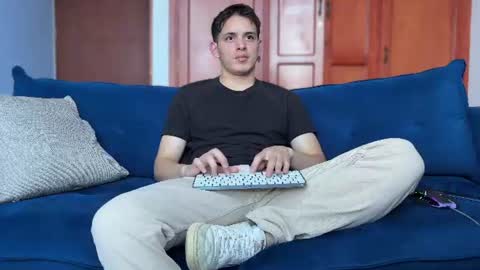 liam_enzho online show from July 15, 9:49 pm