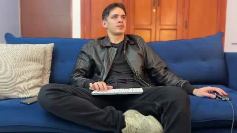 liam_enzho online show from July 21, 1:42 am