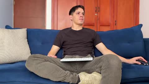 liam_enzho online show from July 25, 4:00 pm