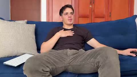 liam_enzho online show from July 25, 5:17 pm