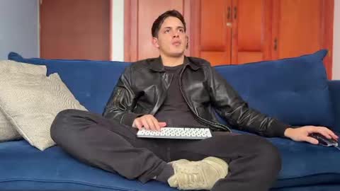 liam_enzho online show from July 26, 5:51 pm