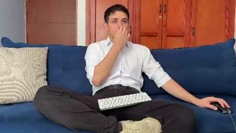 liam_enzho online show from August 4, 2:36 pm