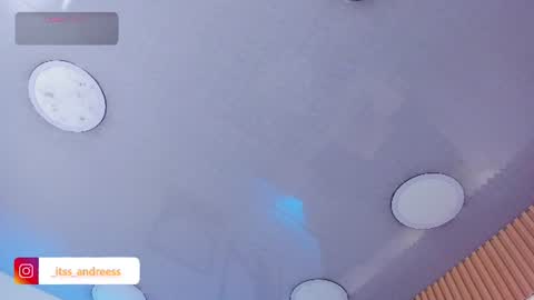 liam online show from August 4, 7:49 am