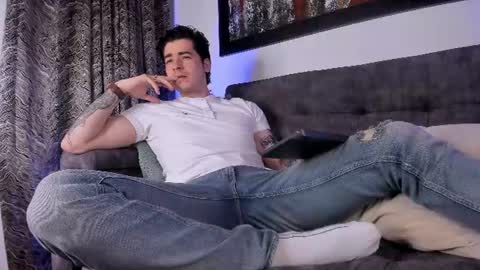 liamwyatt_ online show from June 28, 4:37 am