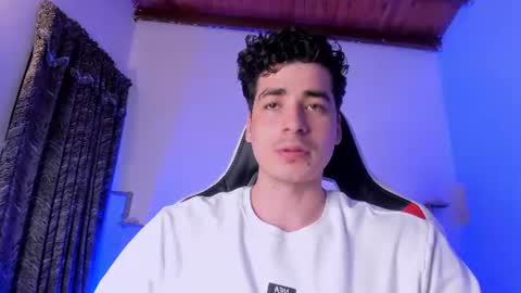 liamwyatt_ online show from August 8, 3:17 am