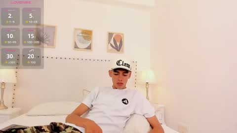 lian online show from June 2, 3:42 am