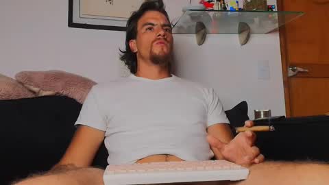 Lian Oconner online show from May 2, 8:19 am