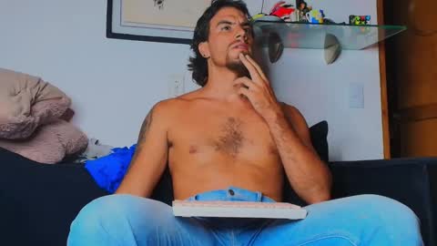 Lian Oconner online show from May 6, 3:08 am