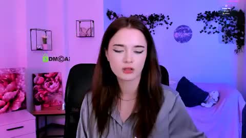 Little Liana  online show from August 5, 11:58 pm