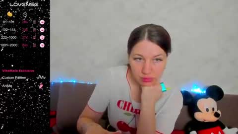 lianawow_ online show from July 13, 2:18 am