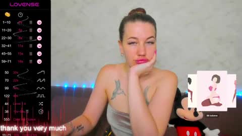 lianawow_ online show from July 26, 1:21 am