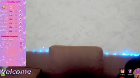 lianawow_ online show from August 11, 1:51 am