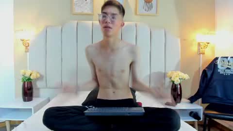 lianferrer_ online show from August 9, 5:03 pm