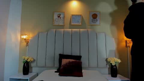 lianferrer_ online show from August 10, 11:11 am