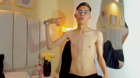 lianferrer_ online show from August 10, 4:19 pm