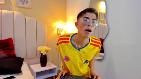 lianferrer_ online show from August 12, 4:20 pm