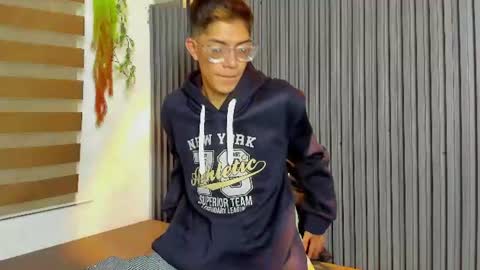 lianferrer_ online show from August 13, 11:35 am