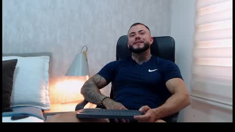 lianjones9 online show from May 24, 5:04 pm