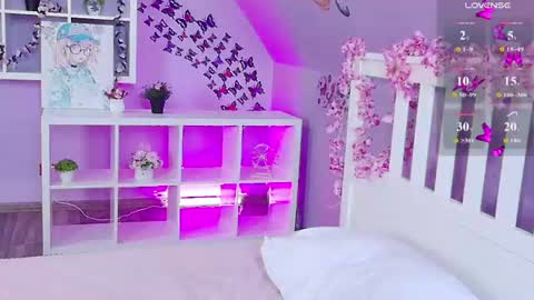 Lian online show from August 9, 8:26 am