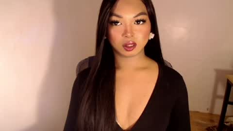 CALL ME LIANNA online show from August 5, 9:35 pm