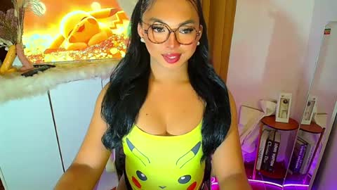 CALL ME LIANNA online show from August 8, 6:57 am