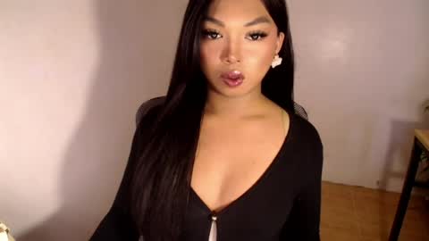 CALL ME LIANNA online show from August 8, 9:59 pm