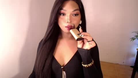 CALL ME LIANNA online show from August 17, 8:03 pm