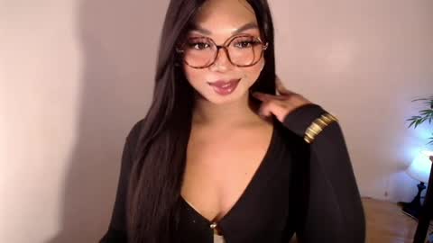 CALL ME LIANNA online show from August 17, 9:09 pm