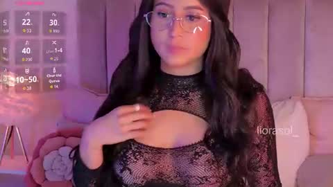 Liora online show from August 15, 4:49 am