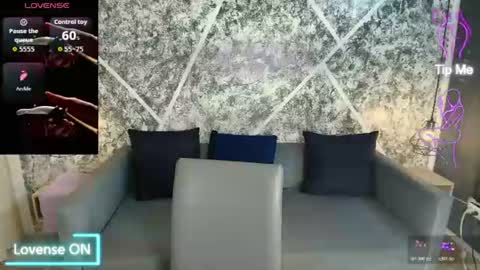 Lia Roberts online show from July 16, 5:36 pm